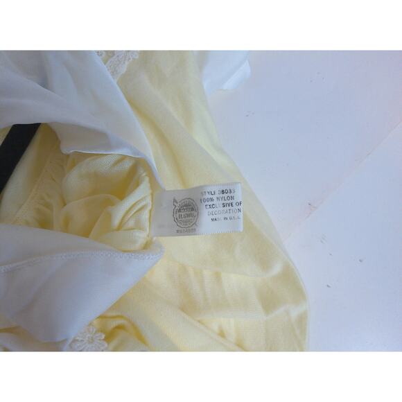 Vintage Christian Dior I. Magnin Butter Yellow White Floral Trim Nightgown READ - Picture 7 of 8